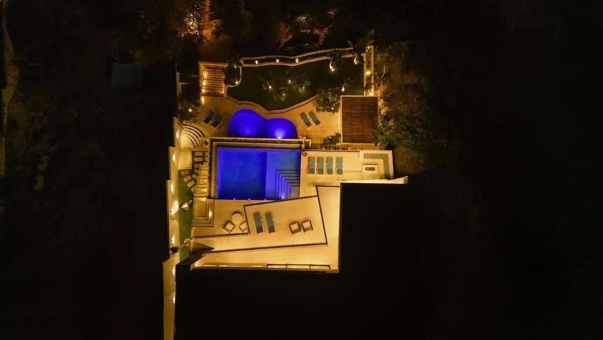 Spectacular New Oceanfront Villa Isla Mujeres Messico