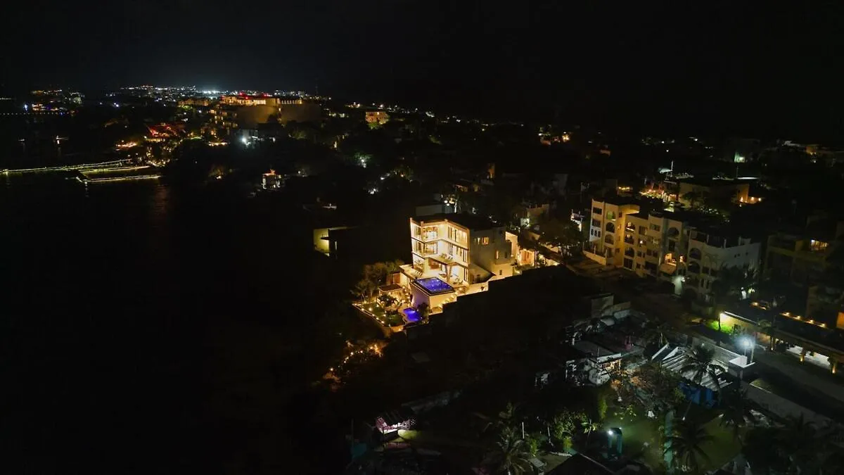 Spectacular New Oceanfront Villa Isla Mujeres 0*,  Messico