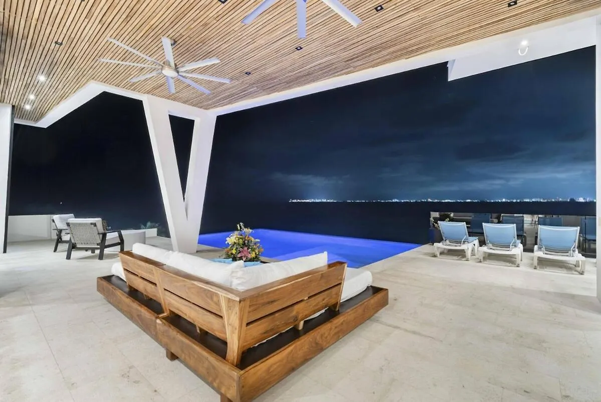 Spectacular New Oceanfront Villa Isla Mujeres 0*,