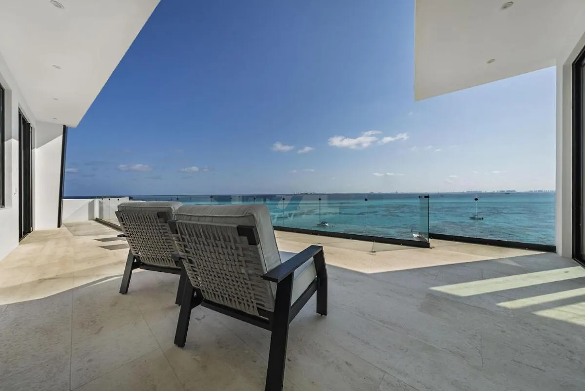 Spectacular New Oceanfront Villa Isla Mujeres Messico
