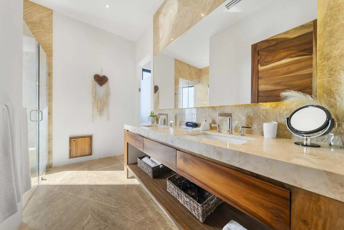 Spectacular New Oceanfront Villa Isla Mujeres Μεξικό